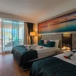 The Lumos Deluxe Hotel 5*