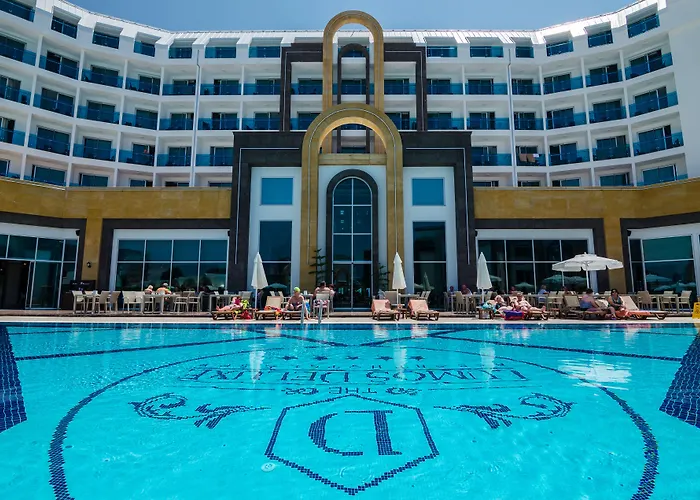 The Lumos Deluxe 5* Kargicak (Alanya)